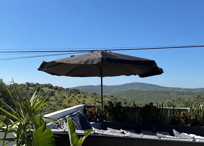 Stylish Retreat Sea View Semesterbostad
