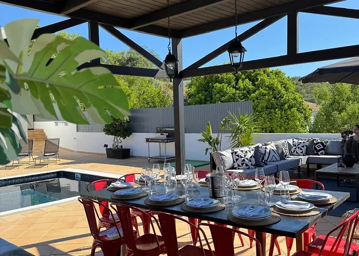 Stylish Retreat Sea View Semesterbostad *