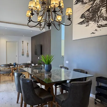 Stylish Retreat Sea View Semesterbostad