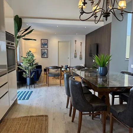 Semesterbostad Stylish Retreat Sea View *